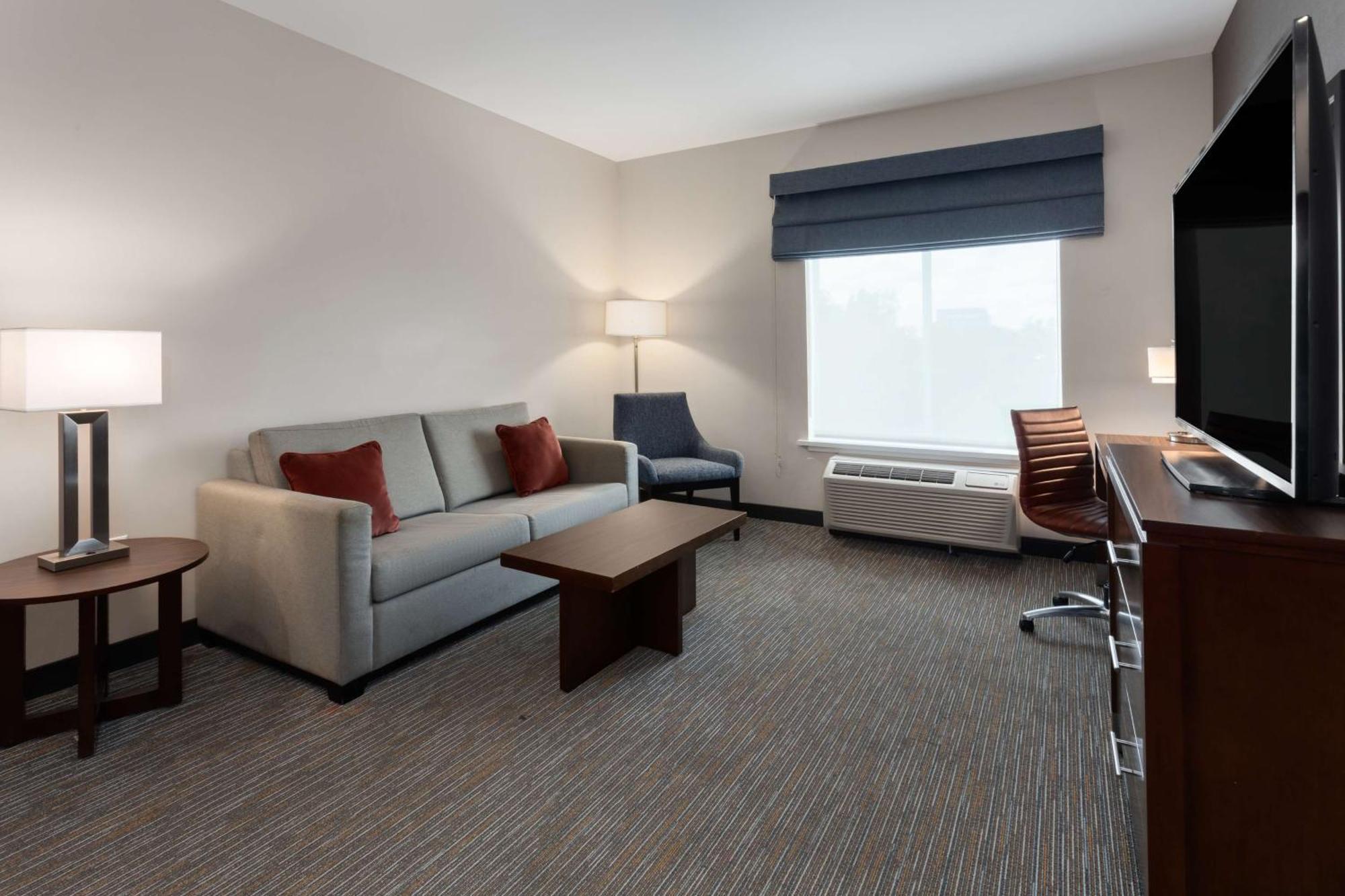 Hampton Inn By Hilton Nashville Airport Century Place Bagian luar foto