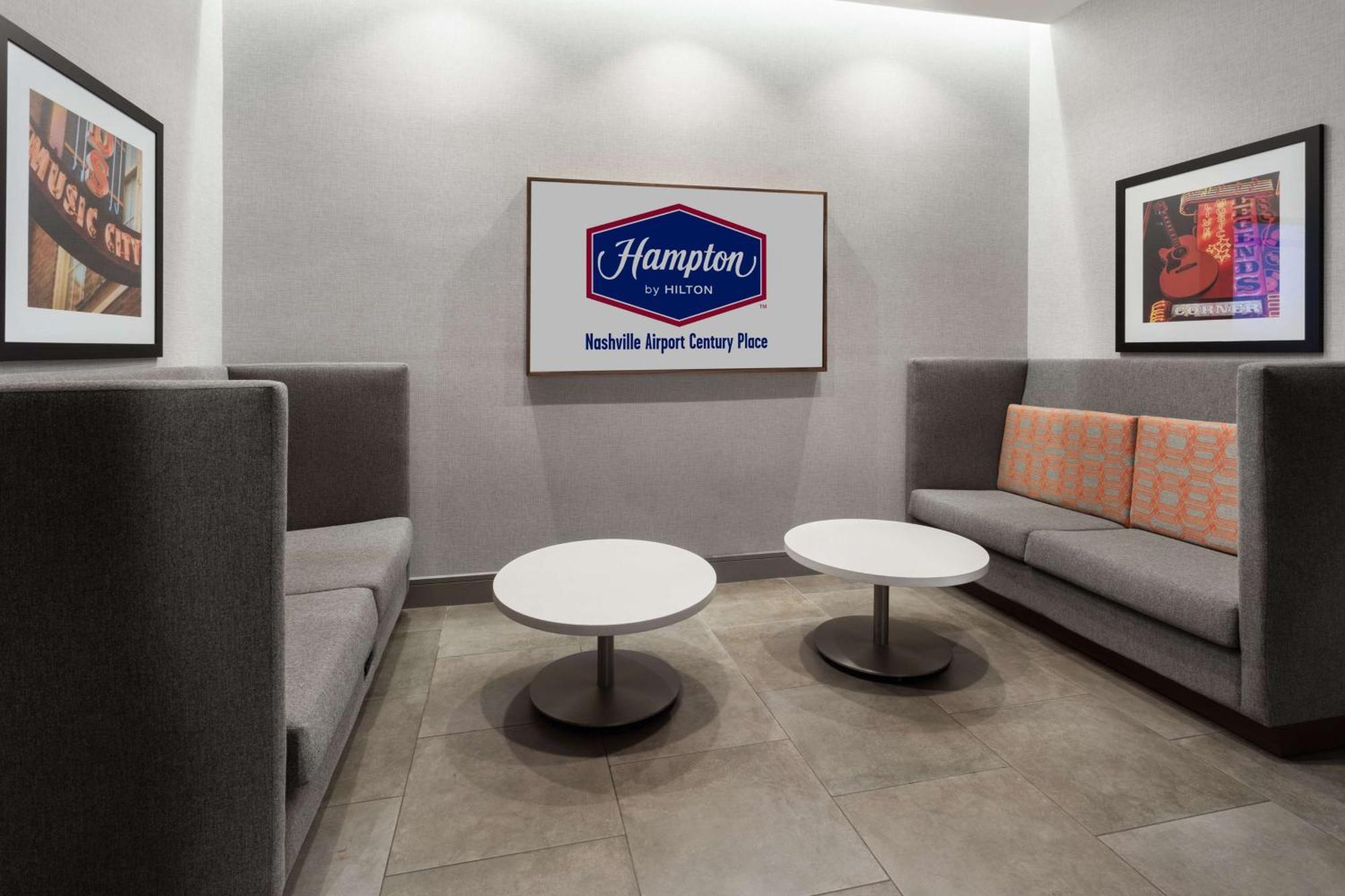 Hampton Inn By Hilton Nashville Airport Century Place Bagian luar foto