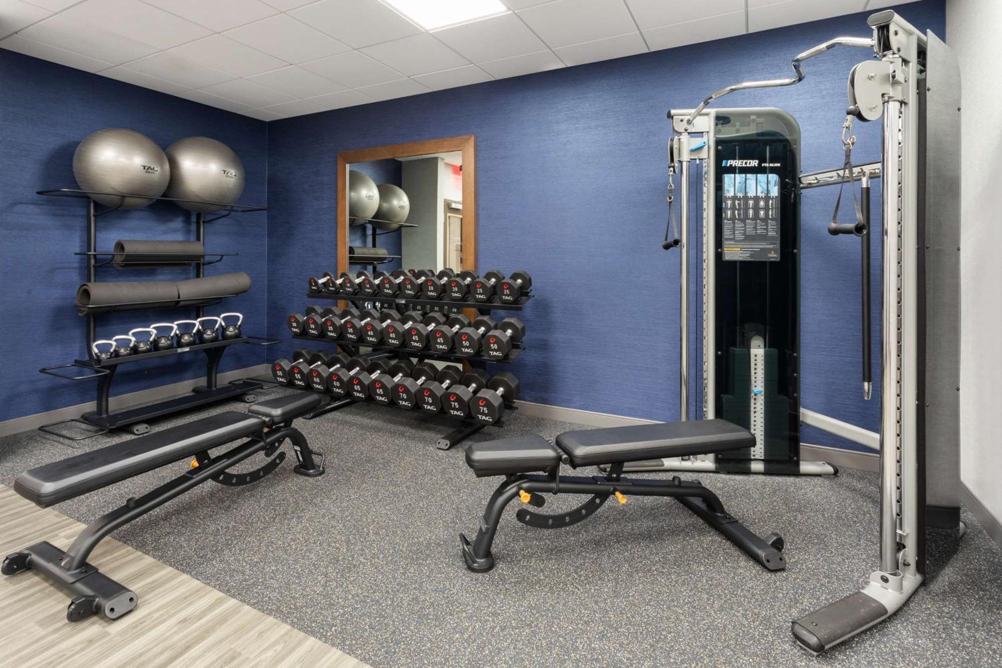 Hampton Inn By Hilton Nashville Airport Century Place Bagian luar foto