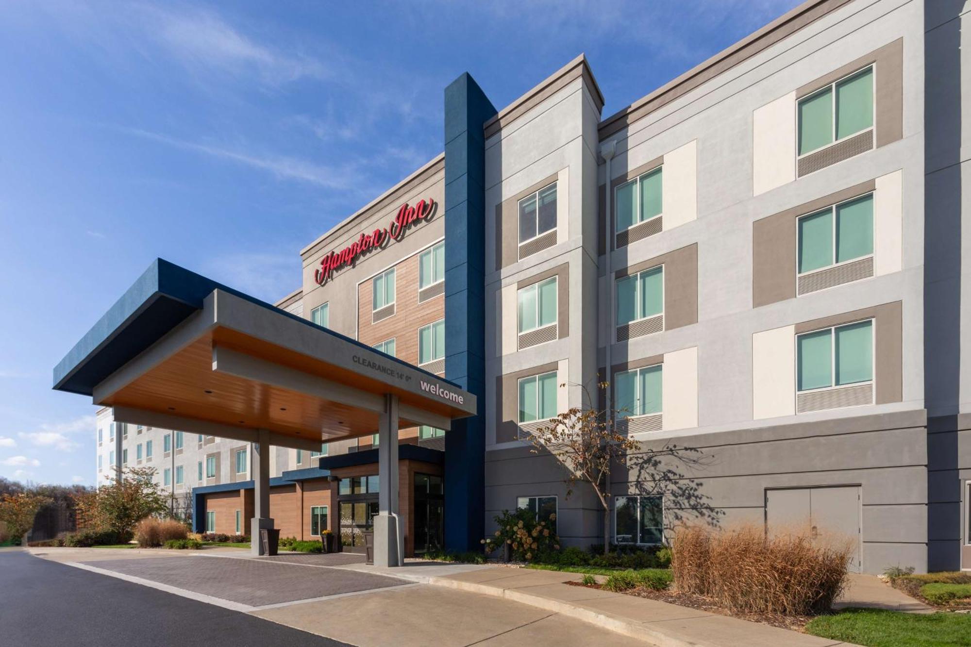 Hampton Inn By Hilton Nashville Airport Century Place Bagian luar foto