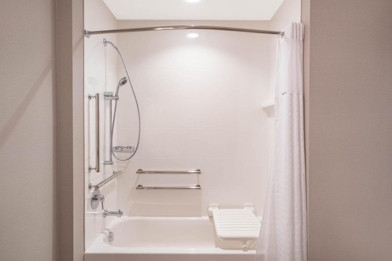 Hampton Inn By Hilton Nashville Airport Century Place Bagian luar foto